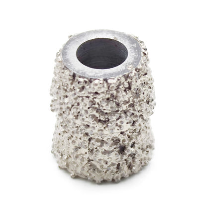 Scavi a filo di diamante per taglio di granito