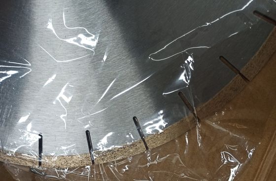Disco da taglio diamantato in marmo di pietra pakistano 450mm Taglierina con scanalatura a U 40 * 5.0 * 10 mm Nitidezza
