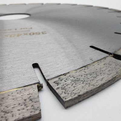 Disco di taglio di lame di seghe di diamanti da 350 mm per il taglio di pietra vulcanica di lava in Messico