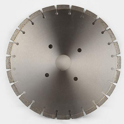600 mm Lama di seghe di diamanti resistente e veloce per tagliare materiale metallico in arenaria
