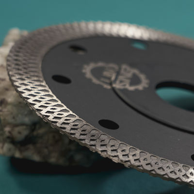 140 denti Turbo Saw Blade per taglio di lastre di pietra e piastrelle Disco di taglio a secco bagnato