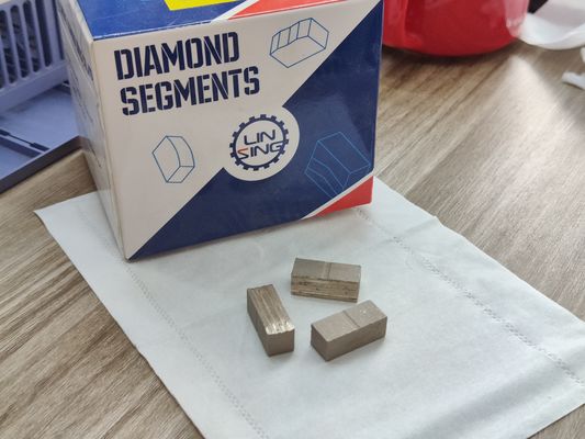 Polvere di diamanti di 1,2 metri segmento di diamanti a lama singola per il taglio del marmo in Europa