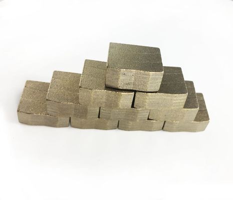 Segmentazione del mercato dell'India Strumenti di taglio a lame di segmento di arenaria di grado 1800 mm