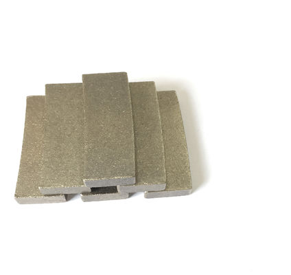 Segmento di lama da sega di diamante da 350 mm per design a forma di ventola di arenaria e colore dorato