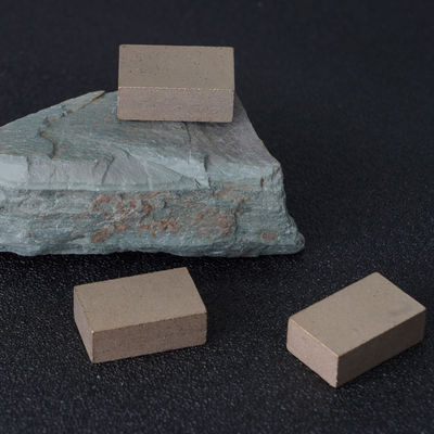 Taglio di pietra di marmo Arabescato Orobico con strumento di marmo di diamanti ad alte prestazioni