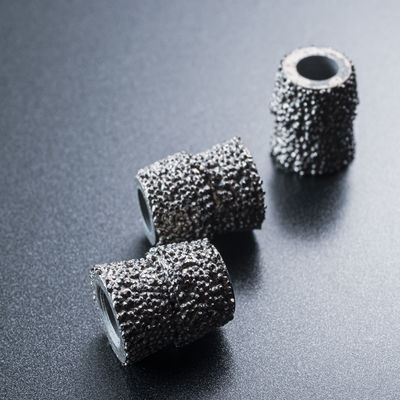 Scavi a filo di diamante per taglio di granito