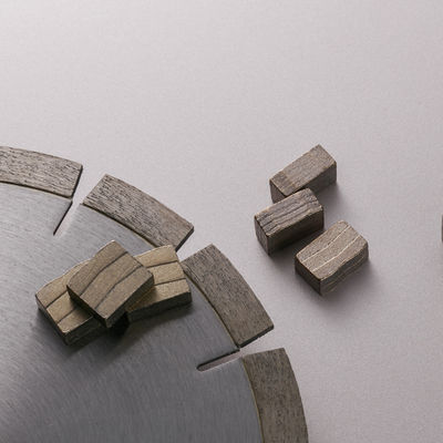 Segmento di diamante a forma di Sang per l'Indonesia, a più strati, di tipo K, altezza del segmento 13/15/20 mm