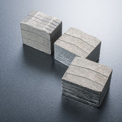 Segmento di diamante a forma di Sang per l'Indonesia, a più strati, di tipo K, altezza del segmento 13/15/20 mm