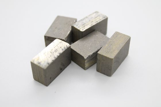 Dispositivo di taglio di lava per diamanti a forma piatta per graniti e andesite a punta di lama di 1800 mm