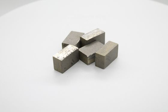 Dispositivo di taglio di lava per diamanti a forma piatta per graniti e andesite a punta di lama di 1800 mm