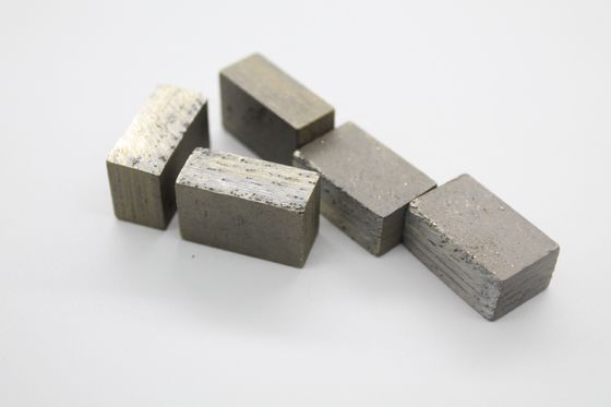 Dispositivo di taglio di lava per diamanti a forma piatta per graniti e andesite a punta di lama di 1800 mm