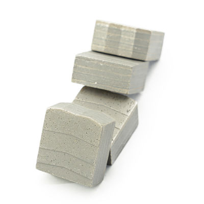 Tecnologia di sinterizzazione 24*11,5/12,7*26,5 mm Segmento di diamante a forma di ventola per il taglio del granito