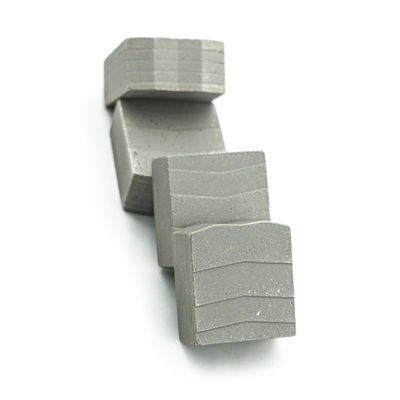 Tecnologia di sinterizzazione 24*11,5/12,7*26,5 mm Segmento di diamante a forma di ventola per il taglio del granito
