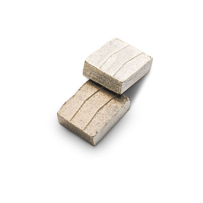 Segmenti a punta di diamante a più strati per il taglio di blocchi di pietra di granito bagnato su sega a lame multiple