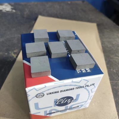 Segmento di diamanti a forma piatta per utensili di taglio di pietra basalta da 1200 mm 24*8*20 mm