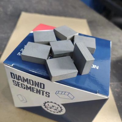 Segmento di diamanti a forma piatta per utensili di taglio di pietra basalta da 1200 mm 24*8*20 mm