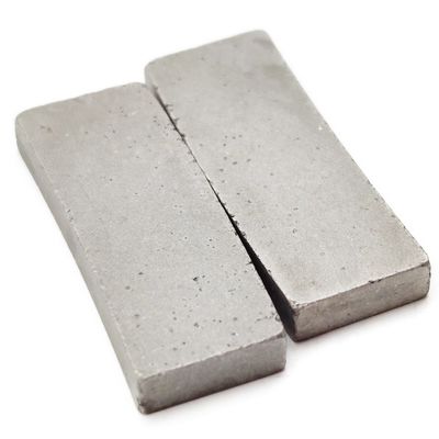 Segmento di diamante a forma di ARC per la lama di sega da 600 mm in Indonesia Taglio di andesite