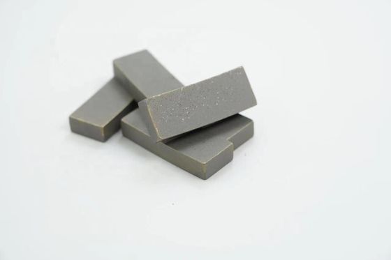 Supporto OEM Segmento di diamanti da 350 mm per strumenti di taglio di diamanti in basalto in Indonesia