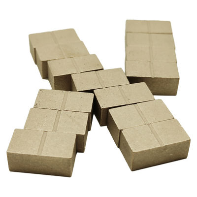 24*10*10 segmenti di diamanti sandwich lame a seghe circolari per il taglio del travertino beige da 1700 mm