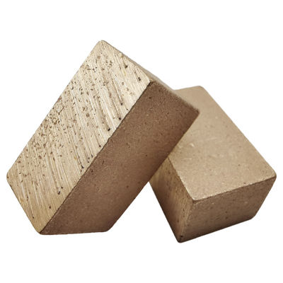 Segmenti di diamanti a forma piatta da 24x11x15 mm per il taglio del marmo in Arabia Saudita