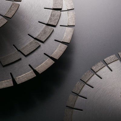 Taglio di granito semplificato 350 mm Lama di seghe di diamanti con dimensioni di segmento 40 * 3.2 * 10 mm