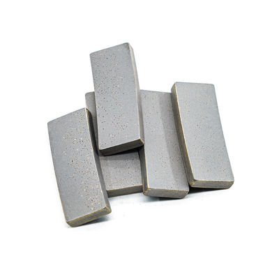 Materiale grezzo Diamante buona Lama segata a diamante Punti segmento di diamante per taglio di pietra di lava