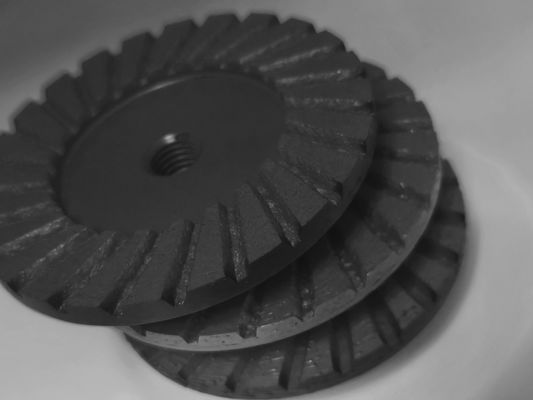 Buona resistenza all'usura Ruota della Tazza Turbo Segmentata in Diamante per supporto personalizzato OEM