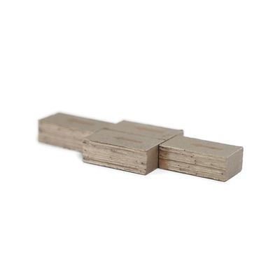 A Grade Segmenti a pressione calda Lama di seghe di diamanti 24*8*13mm Segmento di diamanti per il taglio di marmo