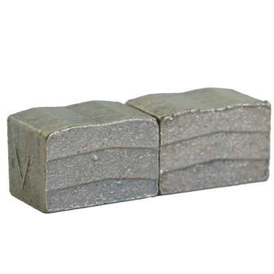 Segmento di diamante a doppia lama brasato ad alta frequenza per il taglio del granito 22*13,1/13,9*15 mm