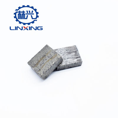 Strato Sandwich Segmento Pietra di sabbia Punti di diamante per la macchina a lama singola 1200mm
