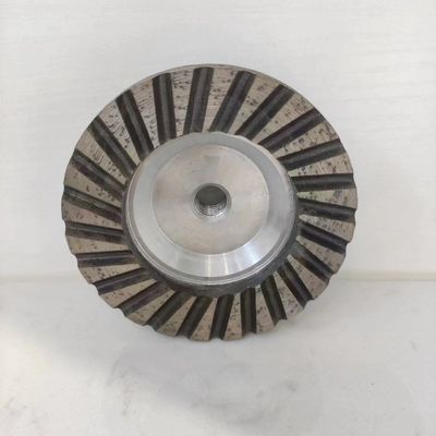 Pavimento di granito fine triturazione Turbo-segmentato ruota di tazza con resina Riempito ruota di diamanti