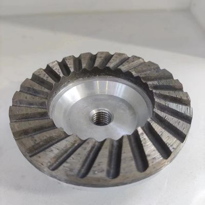 Pavimento di granito fine triturazione Turbo-segmentato ruota di tazza con resina Riempito ruota di diamanti