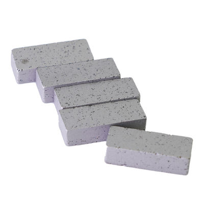 Segmento di seghe per segno di polvere metallica di diamanti da 20*4,8/5,4*8 mm per il taglio di pietre di granito dure medie