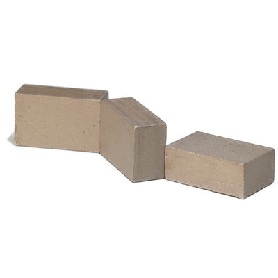 Segmento di diamante da 24*9*15 mm per il taglio di arenaria dura Segmenti di diamante garantiti