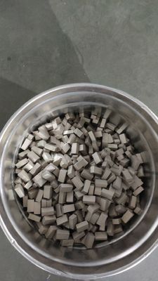 Segmento di diamante professionale Punti di taglio di arenaria Strato di forma piana Segmento 24*9*15mm