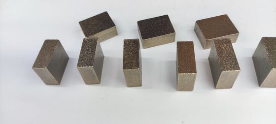 Segmento di diamante professionale Punti di taglio di arenaria Strato di forma piana Segmento 24*9*15mm